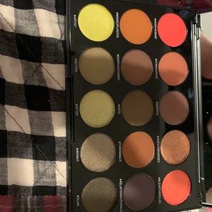 Morphe 15T Your true selfie palette
